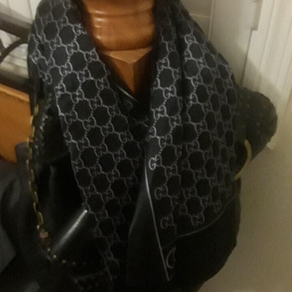Gucci vintage scarf - Picture 1 of 3
